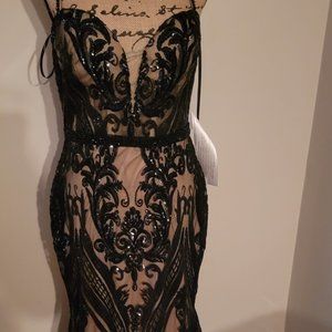 Mac Duggal Trumpet Dress (Black/Nude)